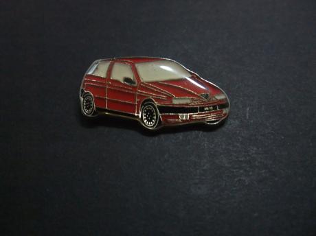 Alfa Romeo 145 rood model witte ramen